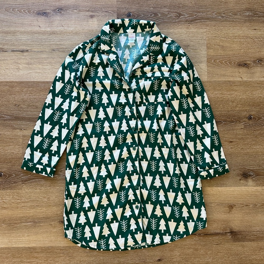 Hanna Andersson flannel pajama shirt dress. Size M.